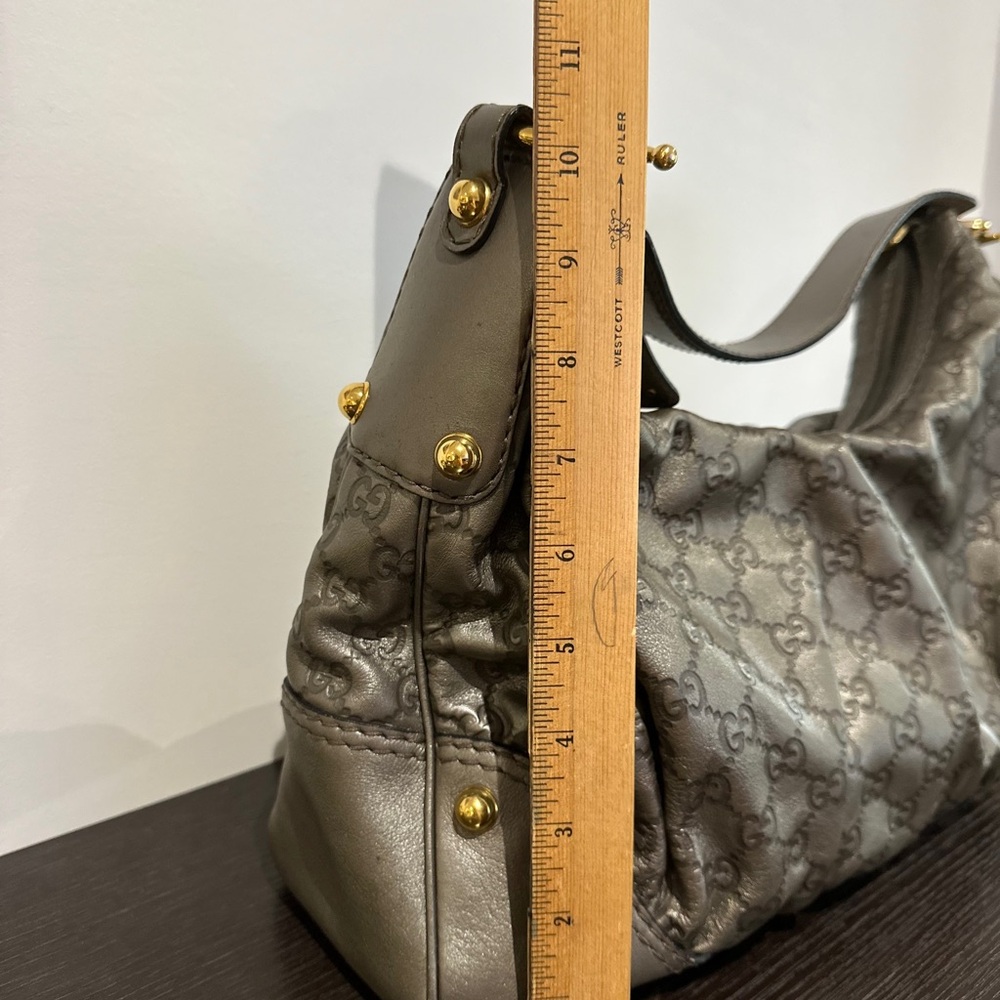 Excellent like new Gucci GG Signature Jockey Hobo Shoulder Bag
Gray - Picture 12 of 13